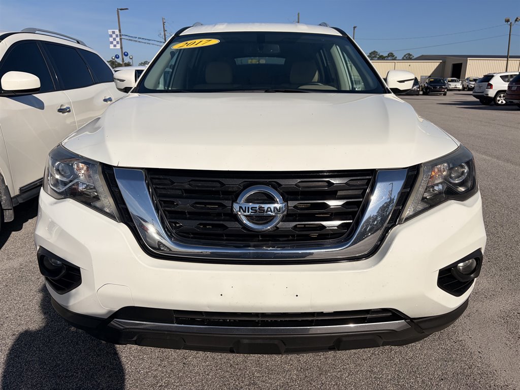 2017 Nissan Pathfinder SV 4WD's photo